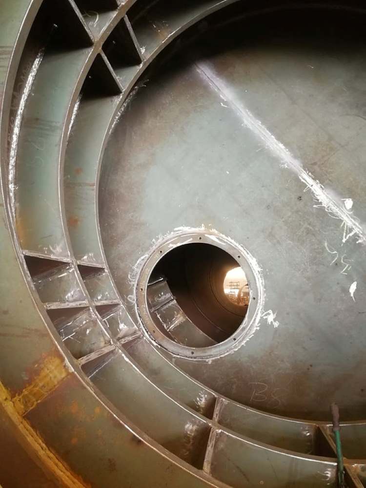 Mare_Harbour_Steel_Dolphin_Pipes _Falkland_Islands_4_Enclosed_Chamber_welding